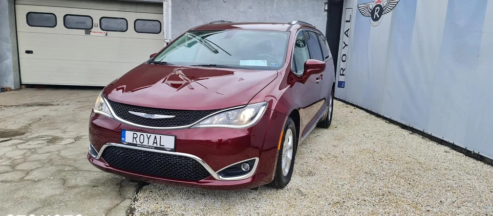 Chrysler Pacifica cena 98277 przebieg: 166000, rok produkcji 2017 z Zbąszyń małe 254